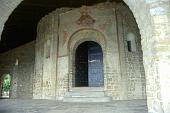20 Le mura a lato degli scalini ci accolgono come braccia di Gesù Cristo